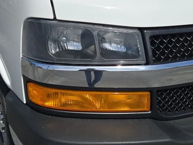 2021 Chevrolet Express 3500 LT thumbnail 5