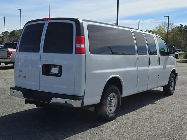 2021 Chevrolet Express 3500 LT thumbnail 9