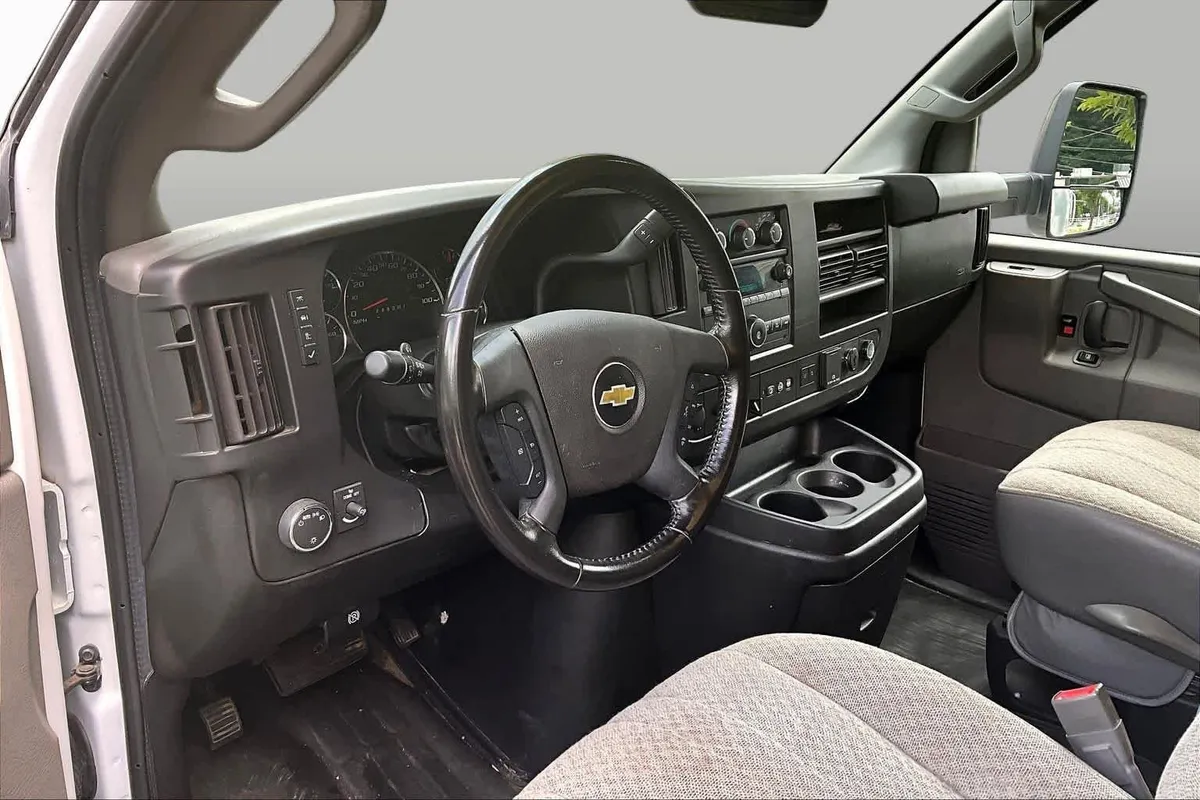 2021 Chevrolet Express Commercial Cutaway thumbnail 15