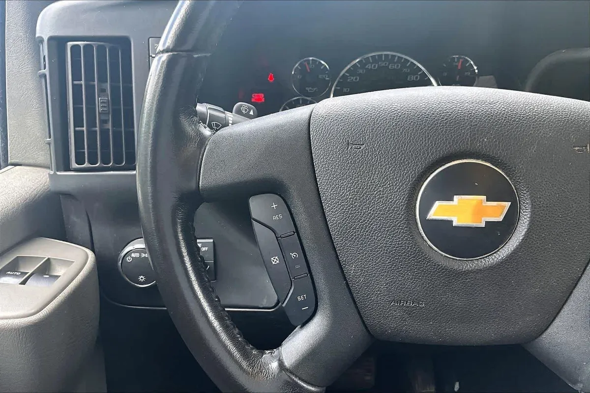 2021 Chevrolet Express Commercial Cutaway thumbnail 20