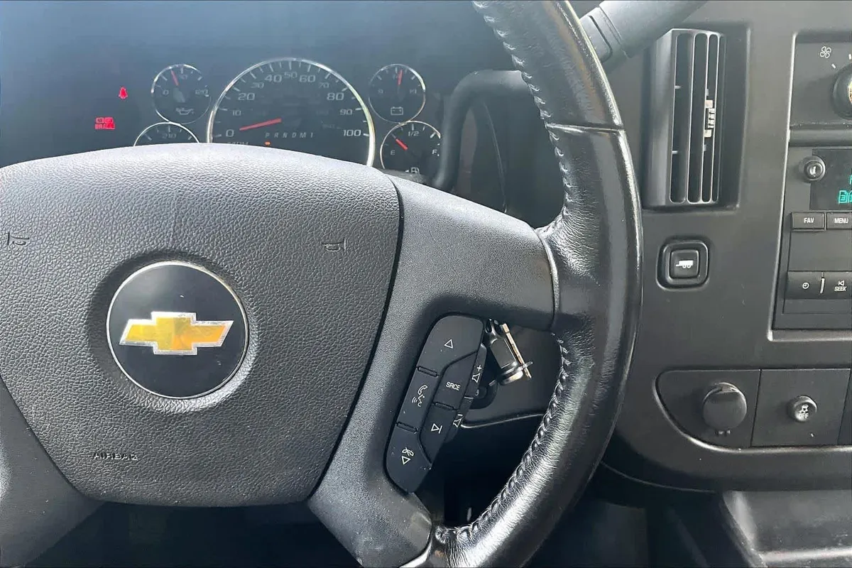 2021 Chevrolet Express Commercial Cutaway thumbnail 21