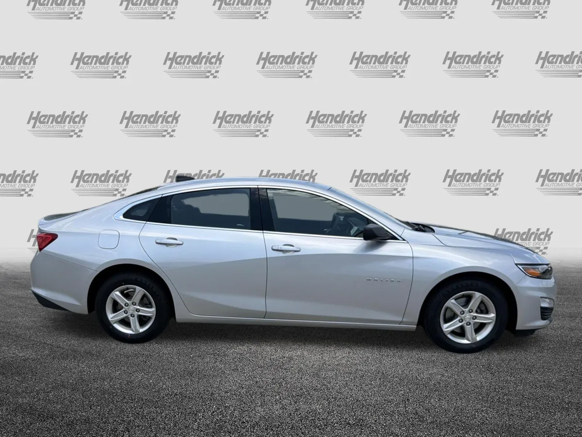 2021 Chevrolet Malibu LS thumbnail 10