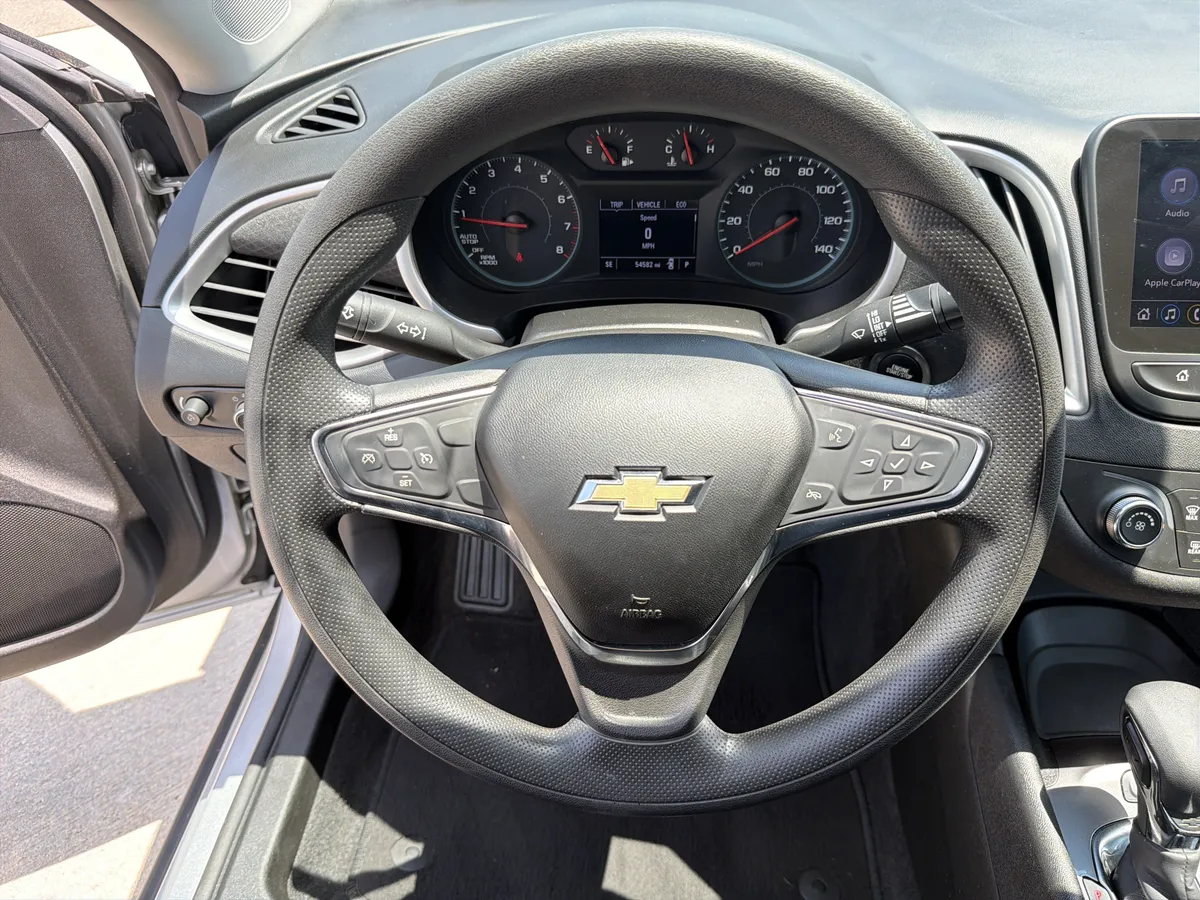 2021 Chevrolet Malibu LS thumbnail 17