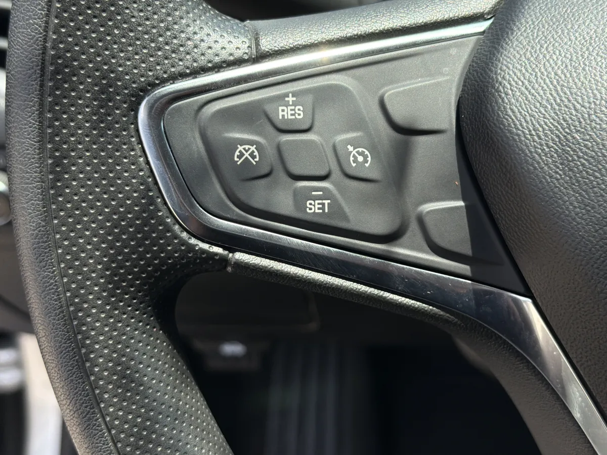 2021 Chevrolet Malibu LS thumbnail 18