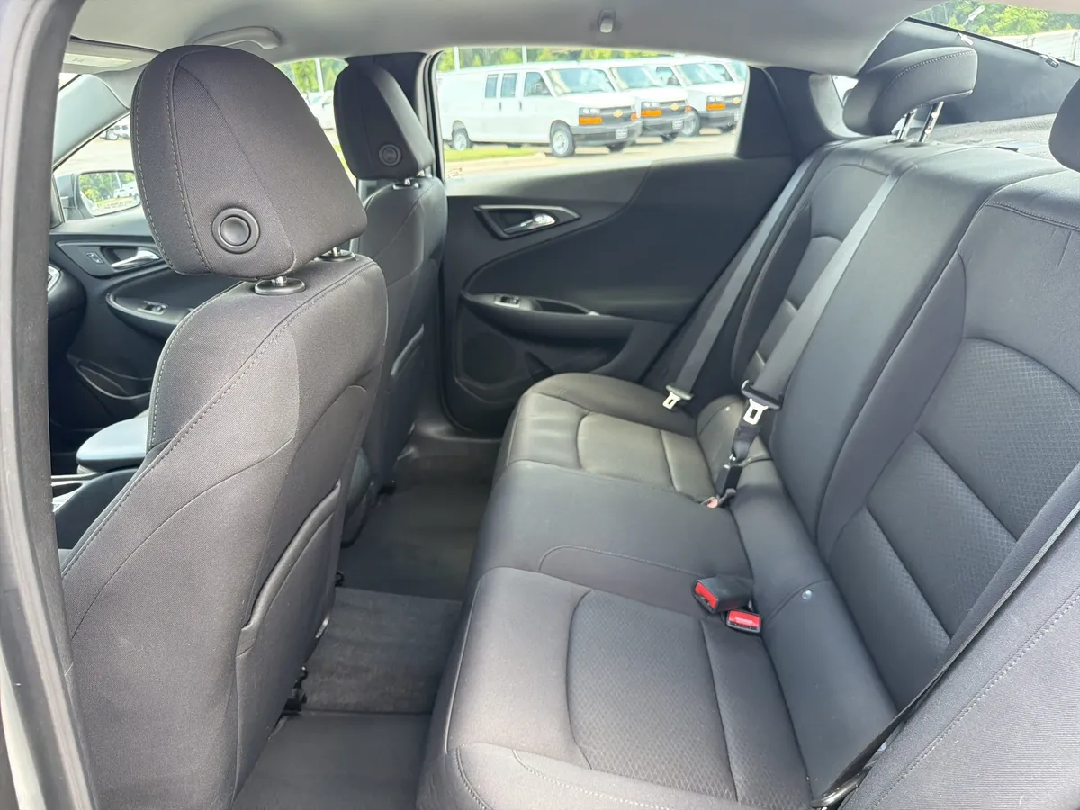 2021 Chevrolet Malibu LS thumbnail 29