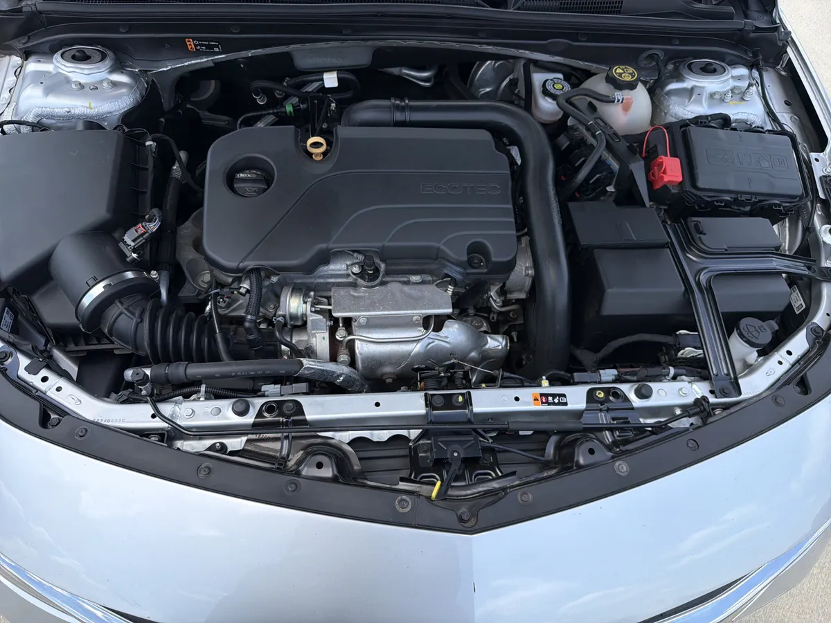 2021 Chevrolet Malibu LS thumbnail 32