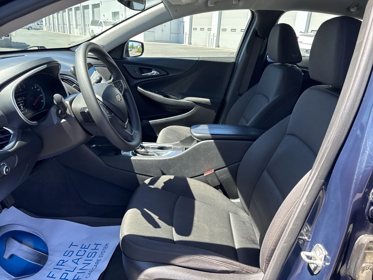 2021 Chevrolet Malibu LT thumbnail 16