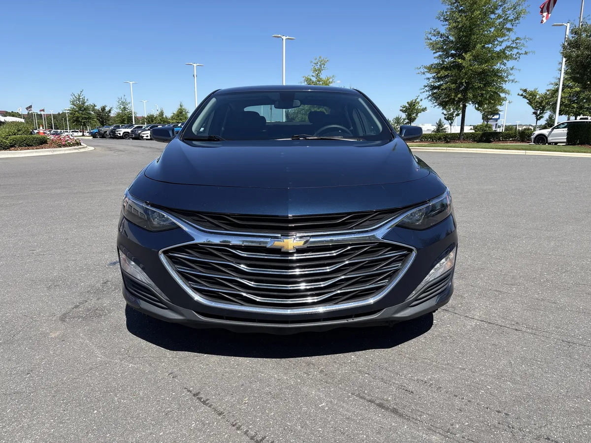 2021 Chevrolet Malibu LT thumbnail 2