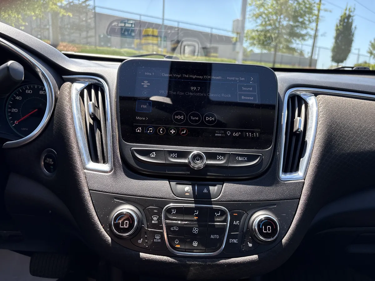 2021 Chevrolet Malibu LT thumbnail 26