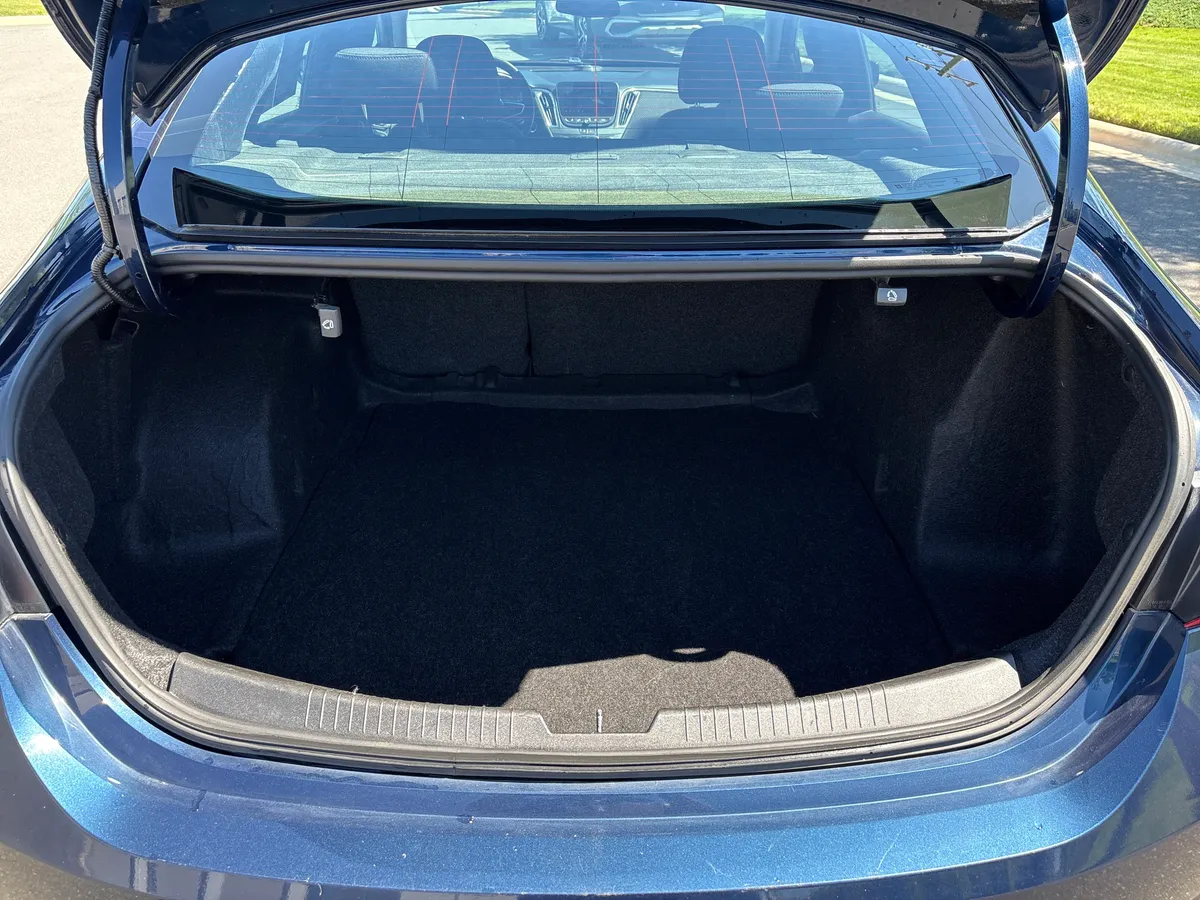 2021 Chevrolet Malibu LT thumbnail 31
