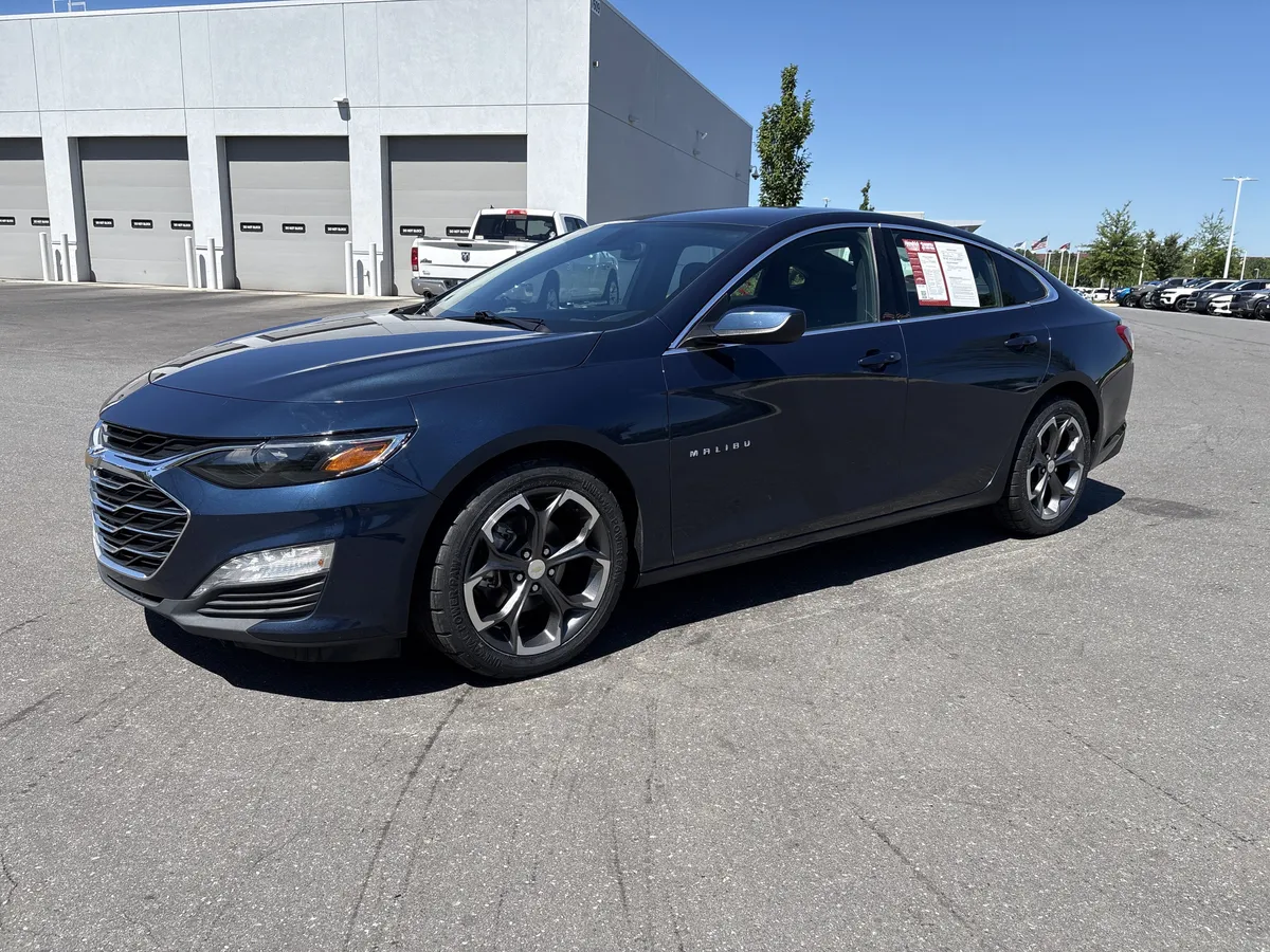 2021 Chevrolet Malibu LT thumbnail 4