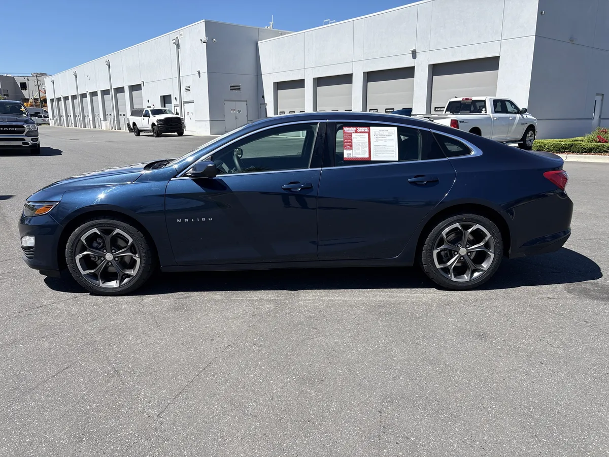 2021 Chevrolet Malibu LT thumbnail 5