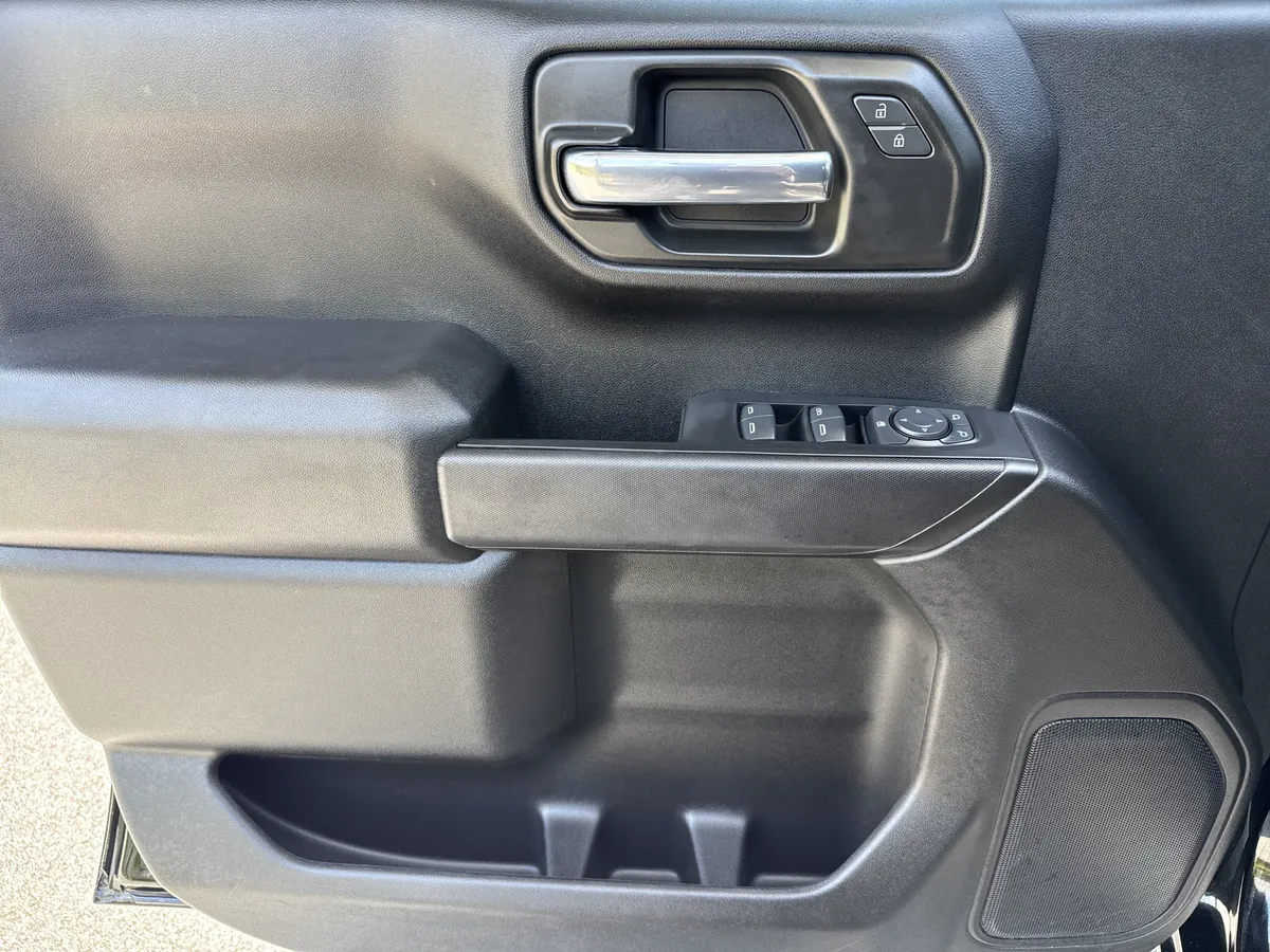 2021 Chevrolet Silverado 1500 Custom thumbnail 13