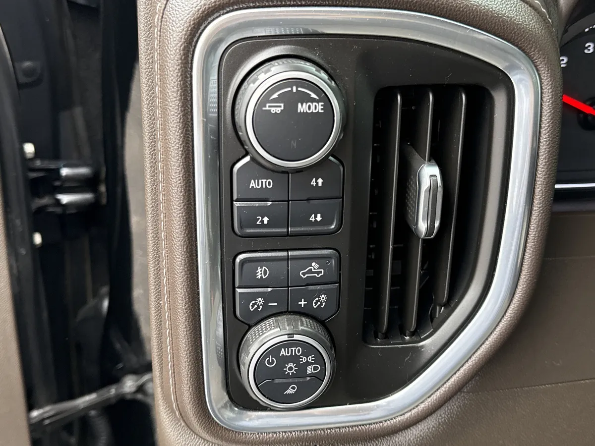 2021 Chevrolet Silverado 1500 LTZ thumbnail 18