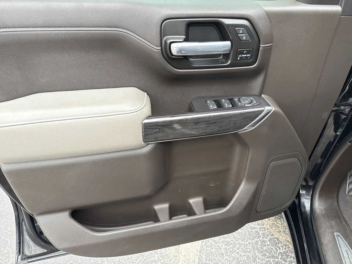 2021 Chevrolet Silverado 1500 LTZ thumbnail 19