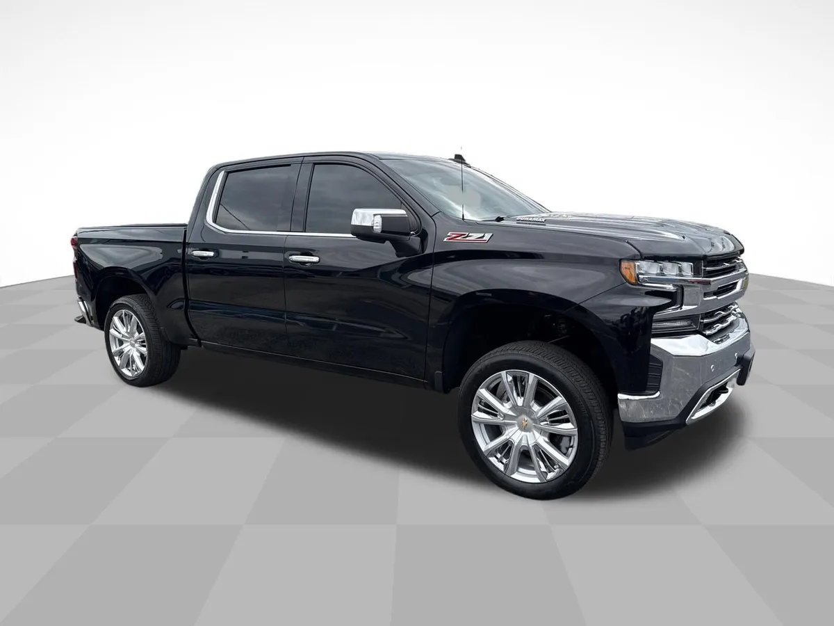 2021 Chevrolet Silverado 1500 LTZ thumbnail 3