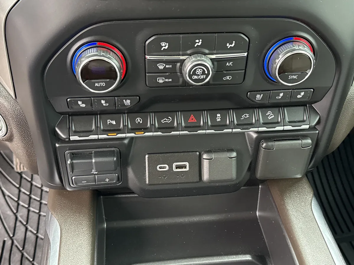 2021 Chevrolet Silverado 1500 LTZ thumbnail 31