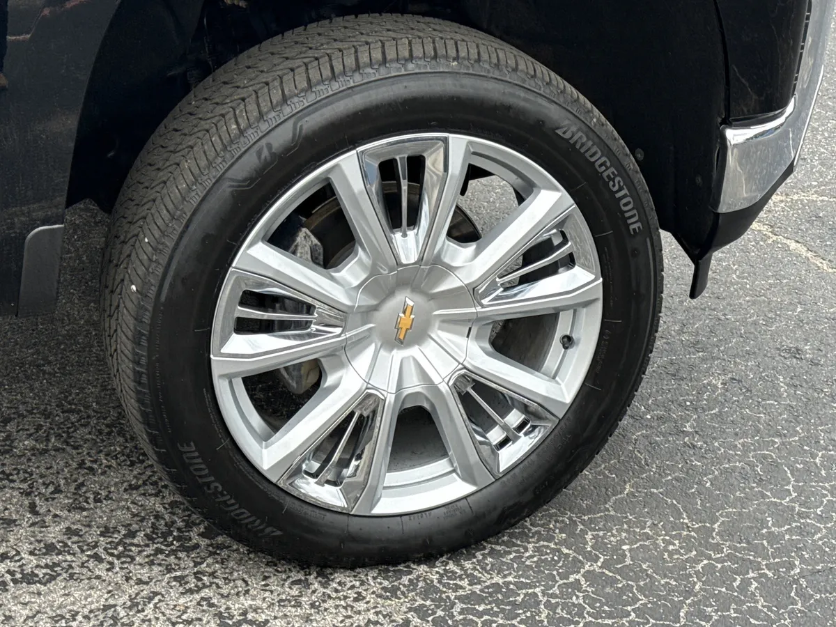 2021 Chevrolet Silverado 1500 LTZ thumbnail 5
