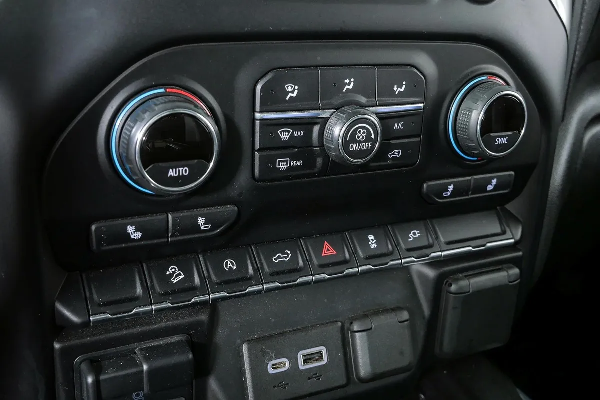 2021 Chevrolet Silverado 1500 RST thumbnail 16