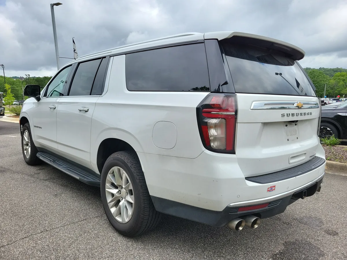 2021 Chevrolet Suburban Premier thumbnail 3
