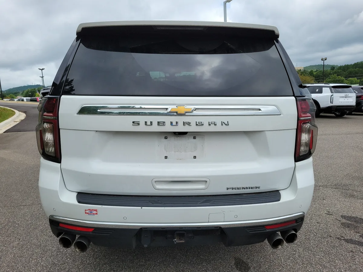 2021 Chevrolet Suburban Premier thumbnail 4