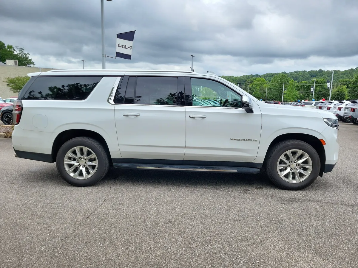 2021 Chevrolet Suburban Premier thumbnail 6