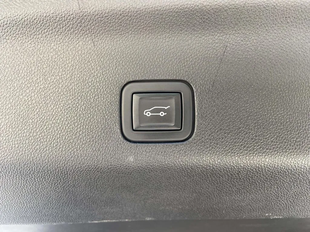 2021 Chevrolet Tahoe LT thumbnail 10