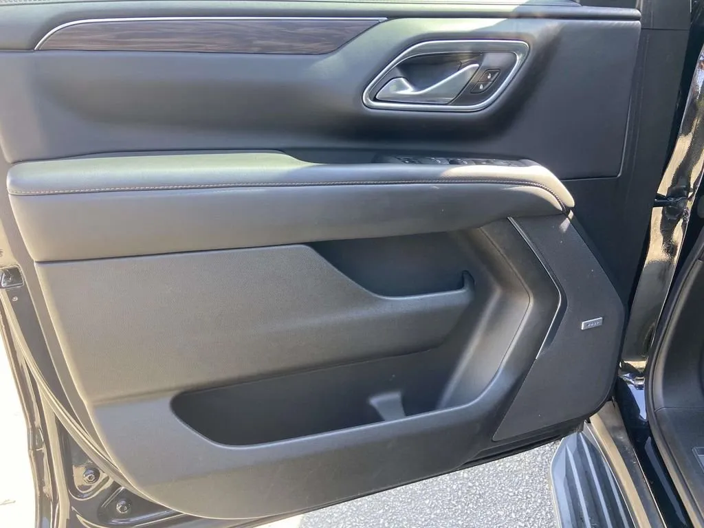 2021 Chevrolet Tahoe LT thumbnail 16