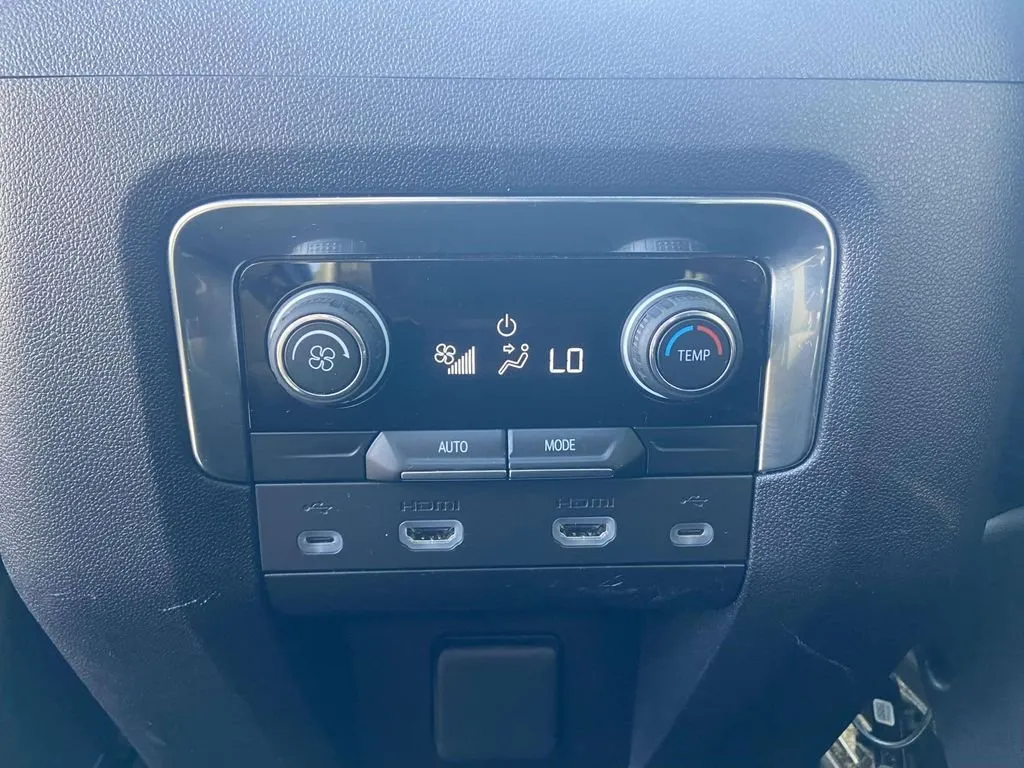 2021 Chevrolet Tahoe LT thumbnail 26