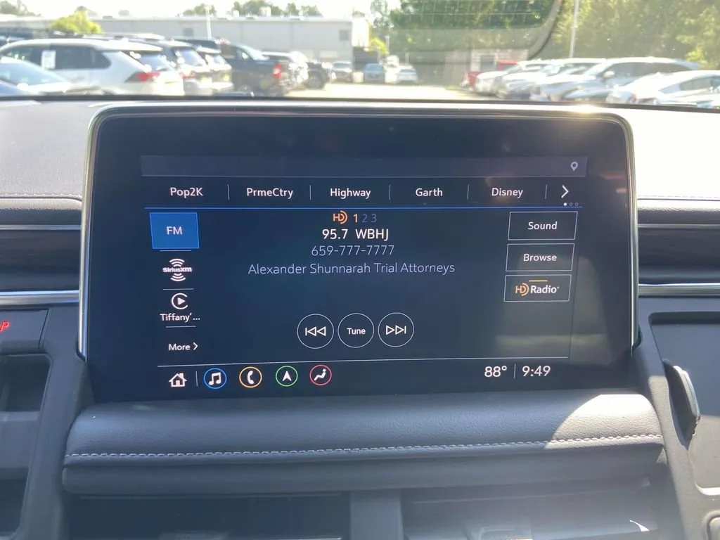 2021 Chevrolet Tahoe LT thumbnail 28