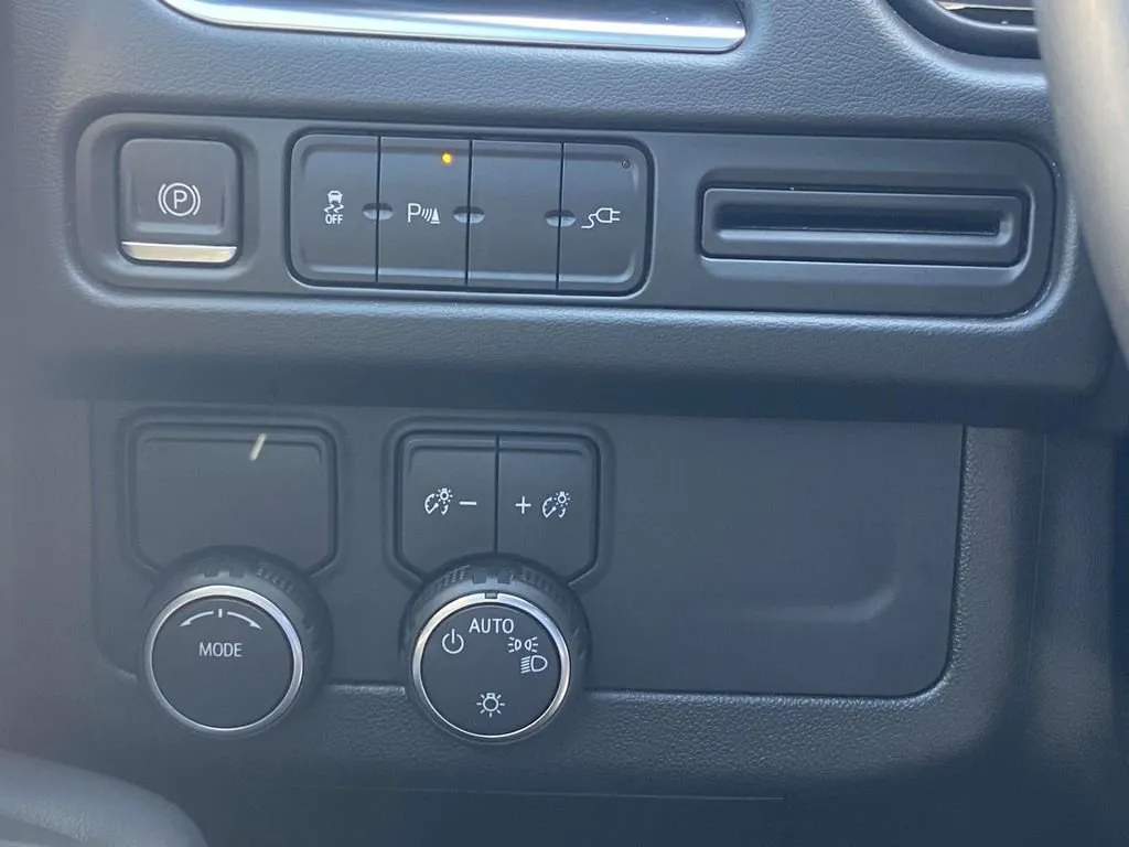 2021 Chevrolet Tahoe LT thumbnail 33