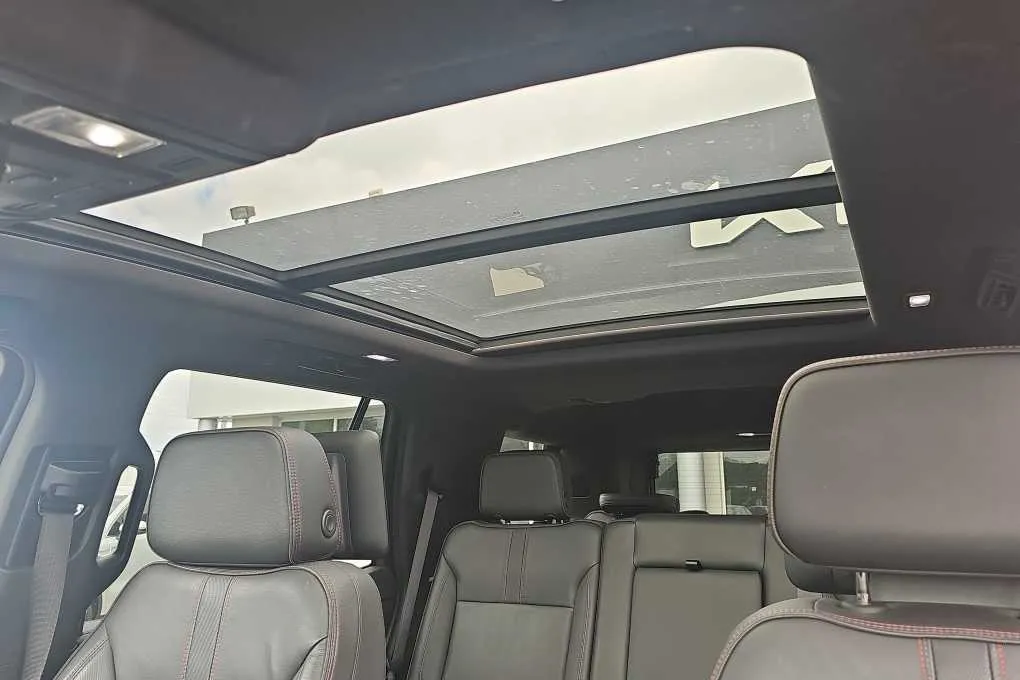 2021 Chevrolet Tahoe RST thumbnail 14