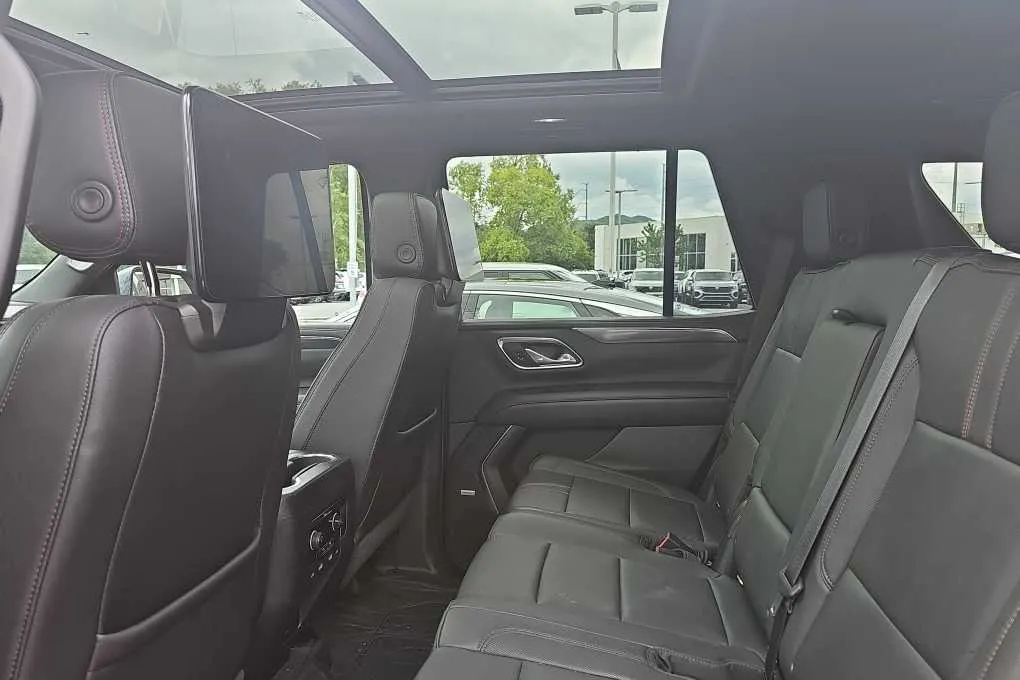 2021 Chevrolet Tahoe RST thumbnail 15