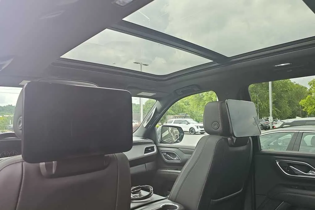 2021 Chevrolet Tahoe RST thumbnail 16