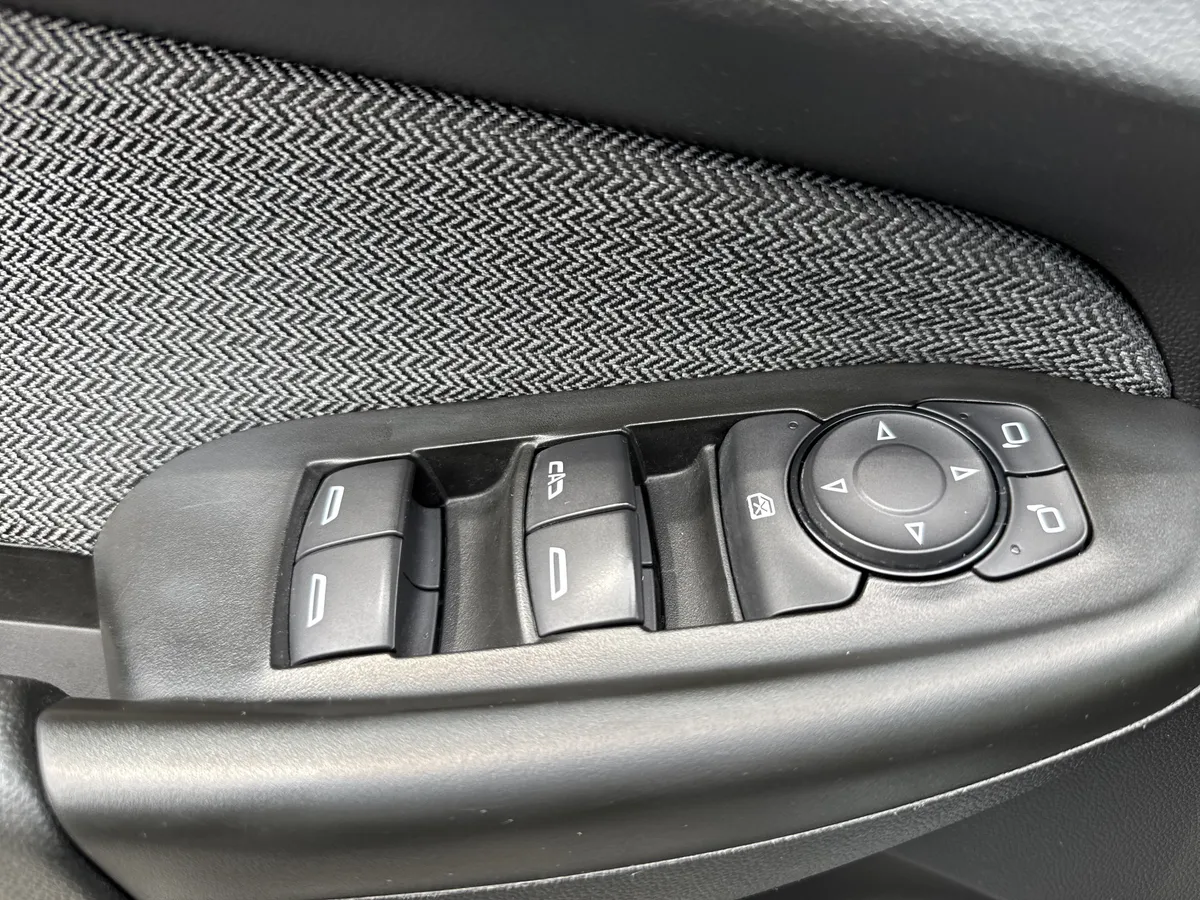 2021 Chevrolet Trailblazer LS thumbnail 14