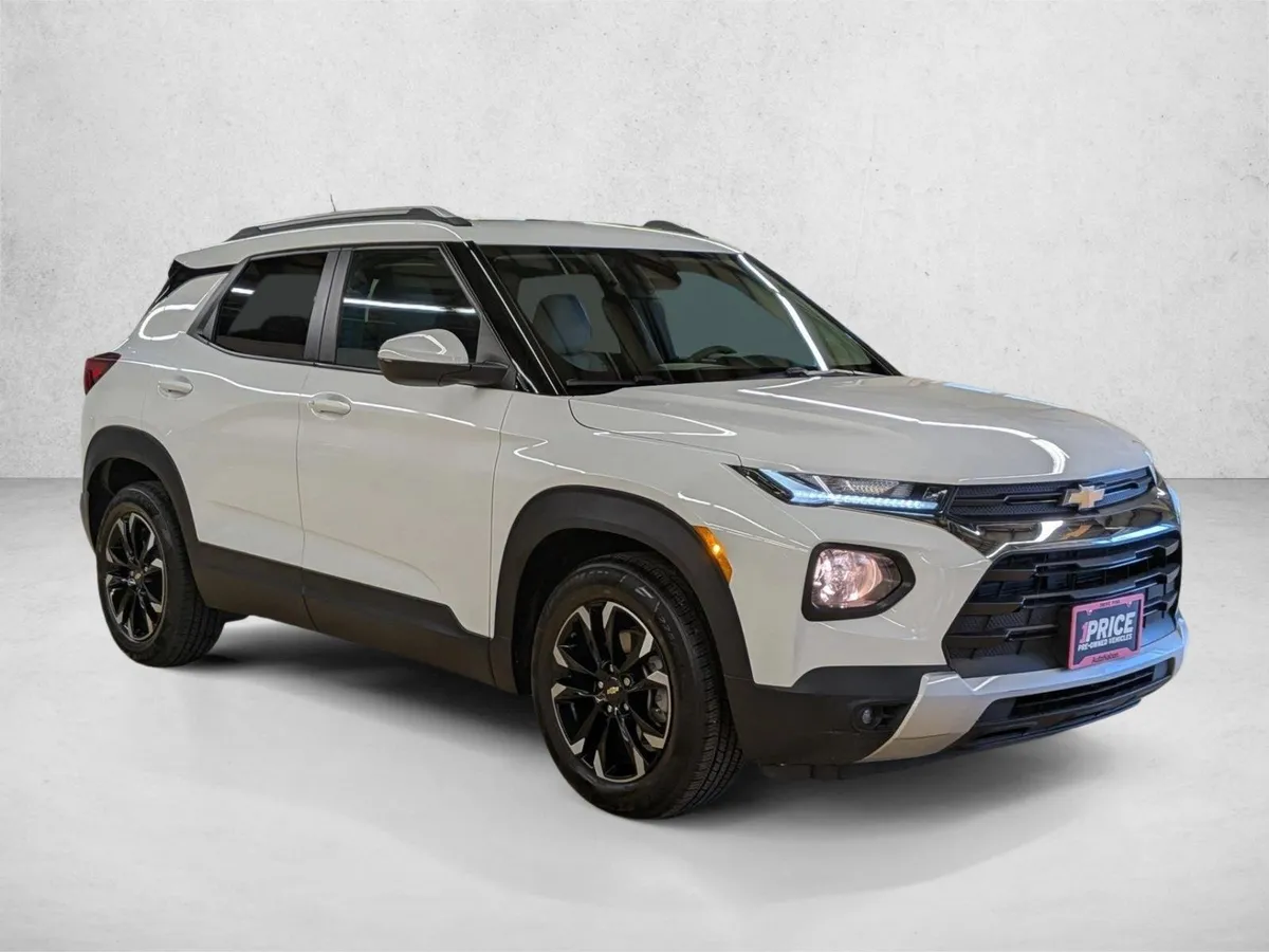 2021 Chevrolet Trailblazer LT thumbnail 3