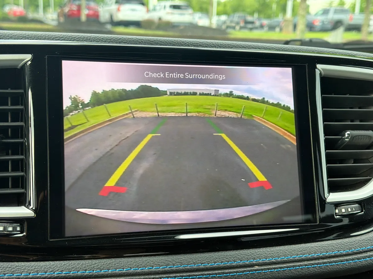2021 Chrysler Pacifica Touring L thumbnail 13