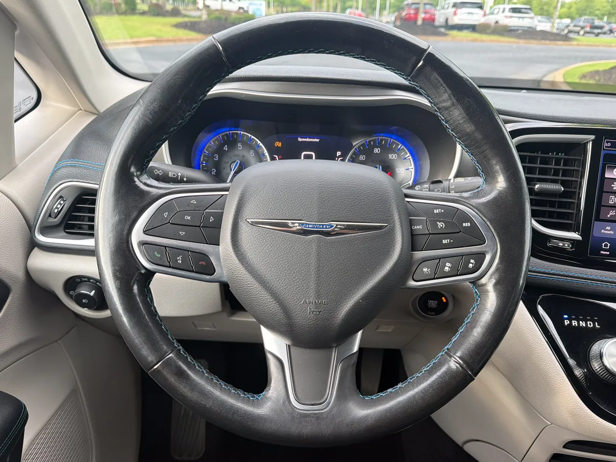 2021 Chrysler Pacifica Touring L thumbnail 16