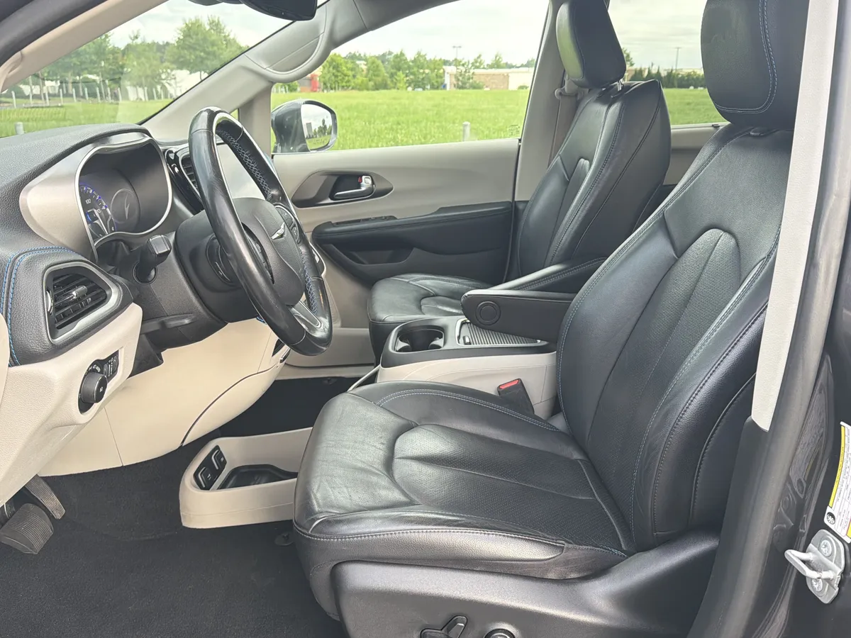 2021 Chrysler Pacifica Touring L thumbnail 23