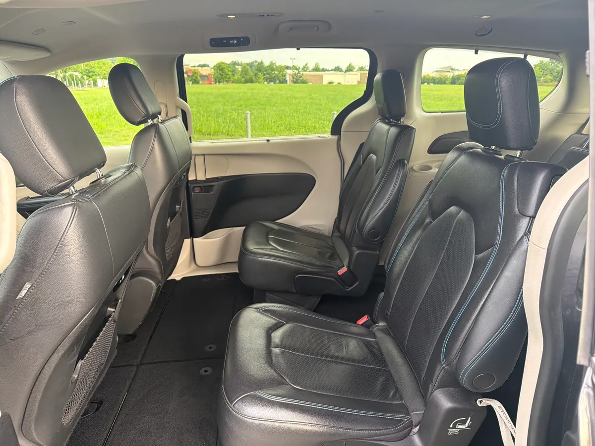 2021 Chrysler Pacifica Touring L thumbnail 25