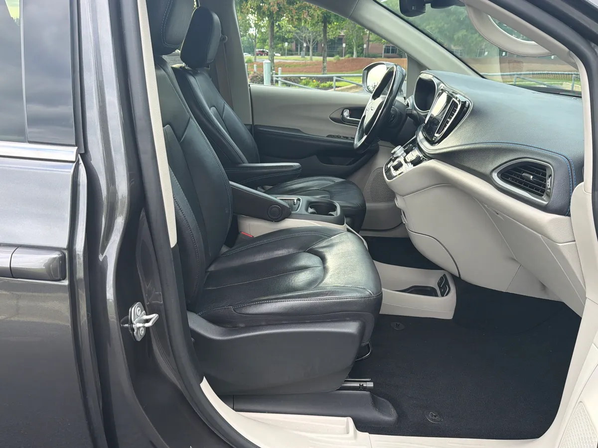 2021 Chrysler Pacifica Touring L thumbnail 30