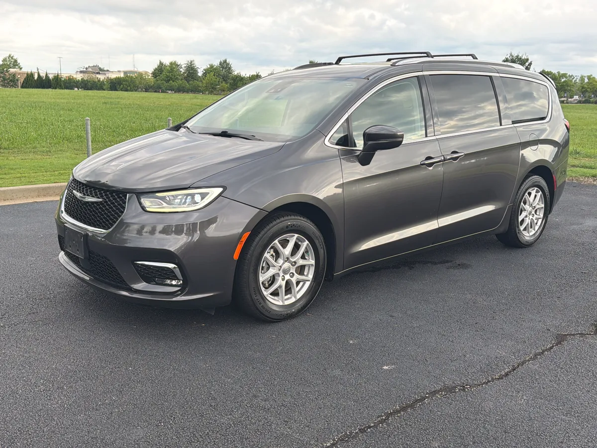 2021 Chrysler Pacifica Touring L thumbnail 4