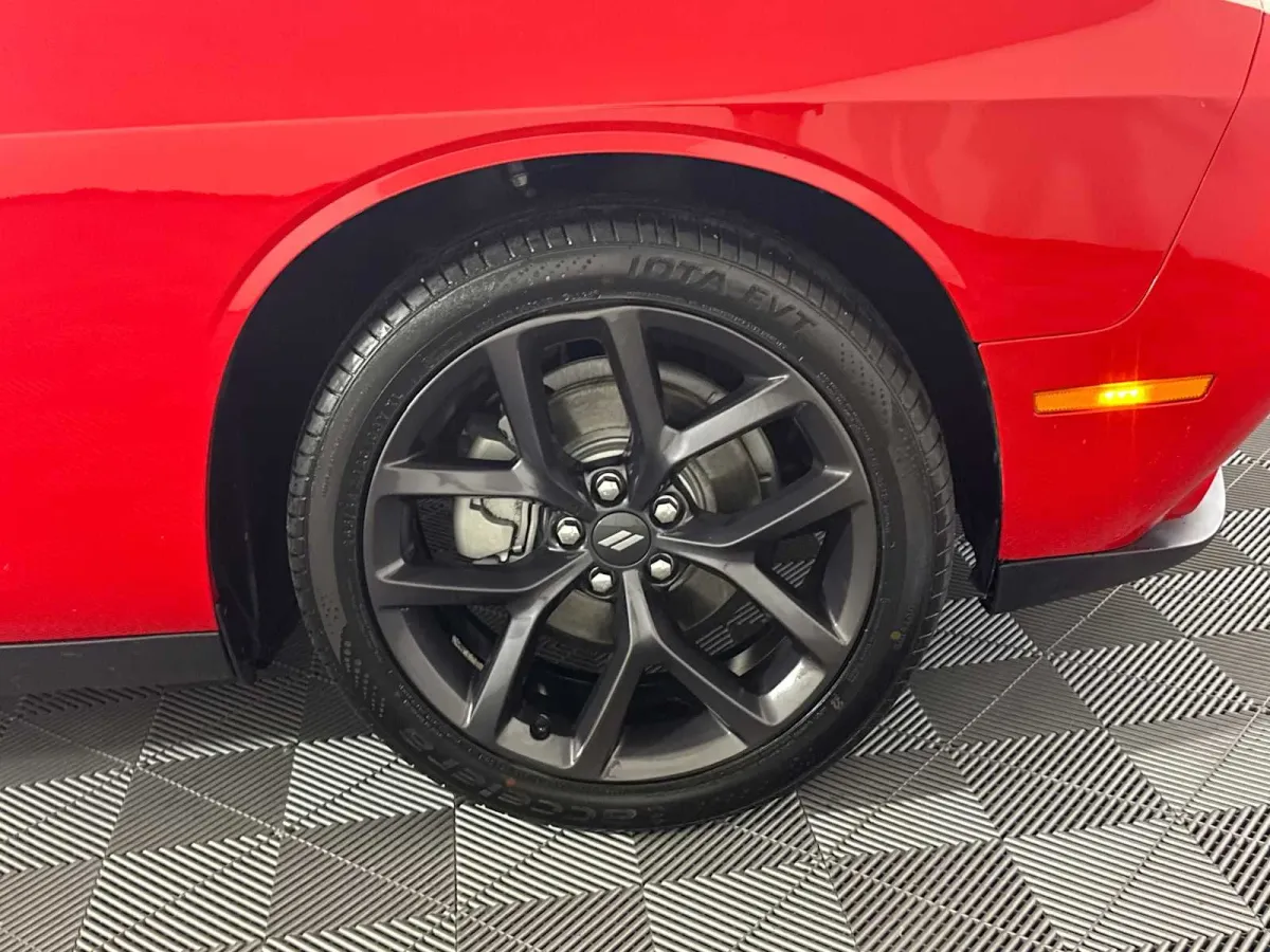 2021 Dodge Challenger SXT thumbnail 18