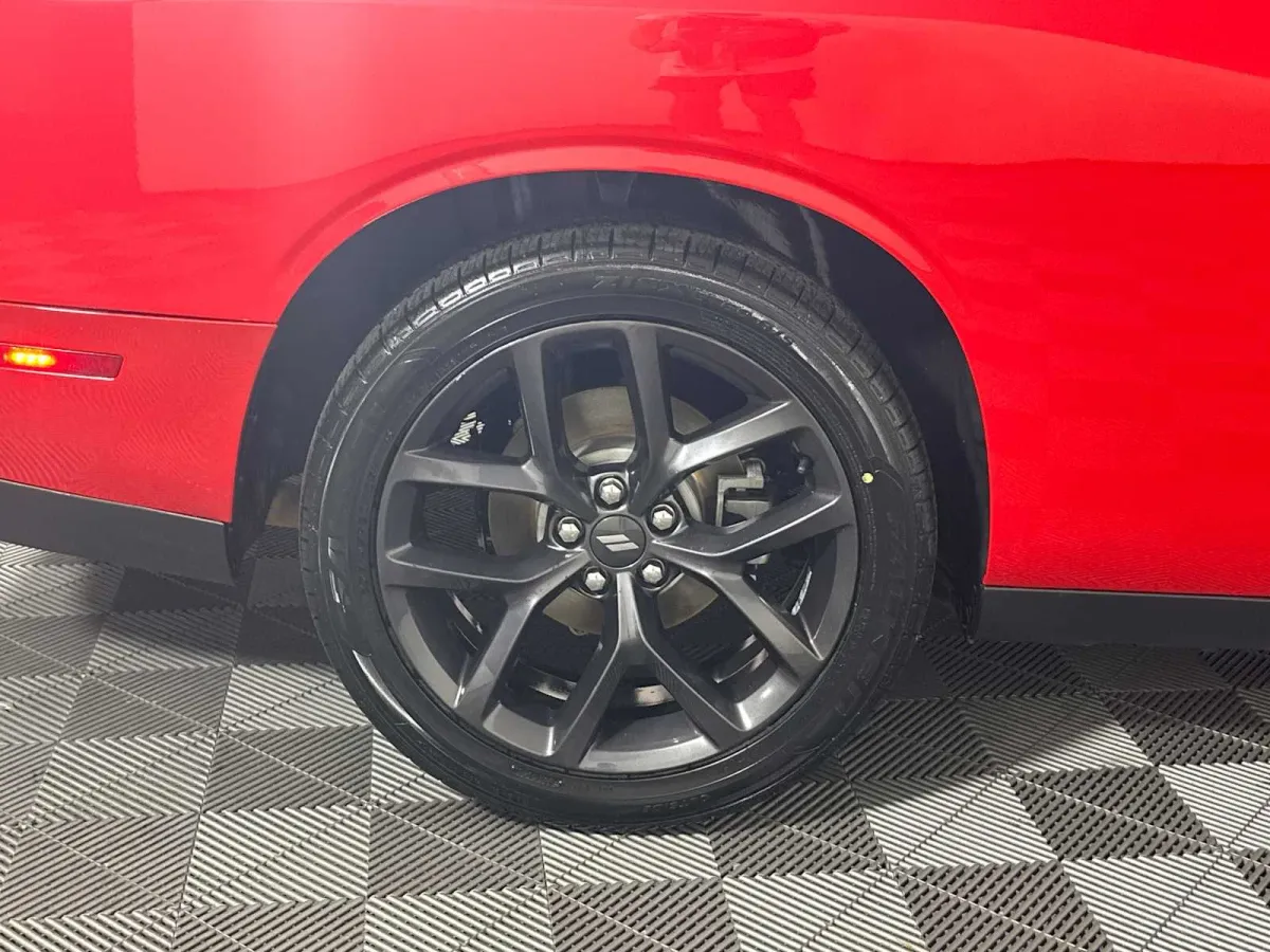 2021 Dodge Challenger SXT thumbnail 24