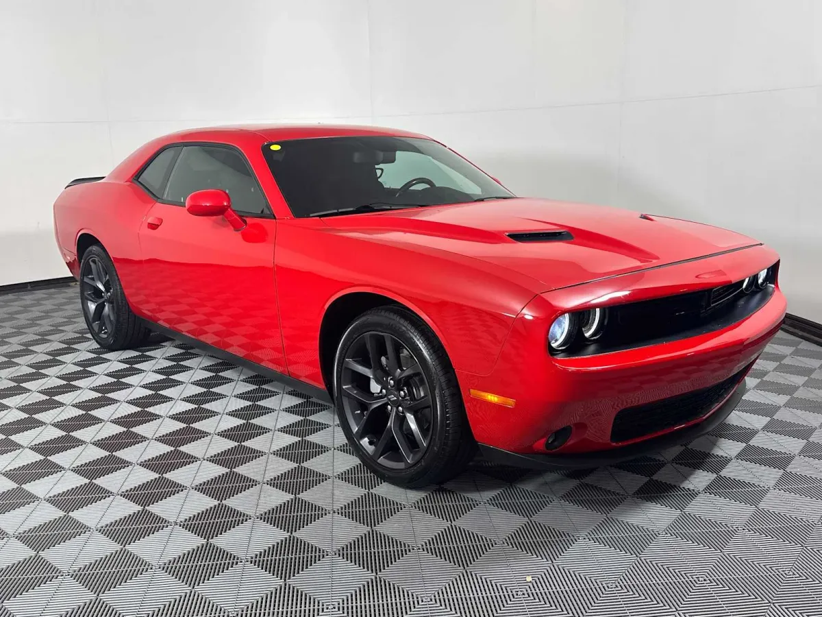 2021 Dodge Challenger SXT thumbnail 29