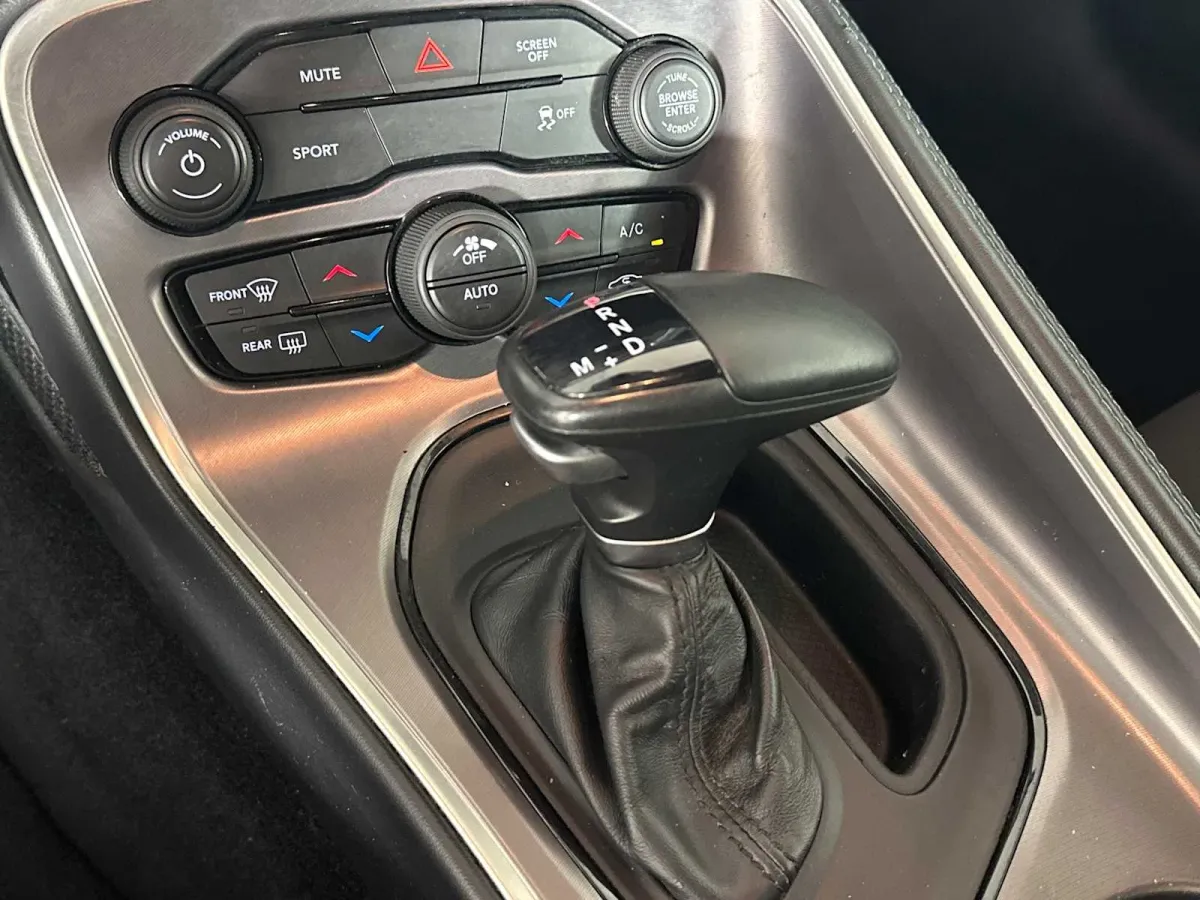 2021 Dodge Challenger SXT thumbnail 34
