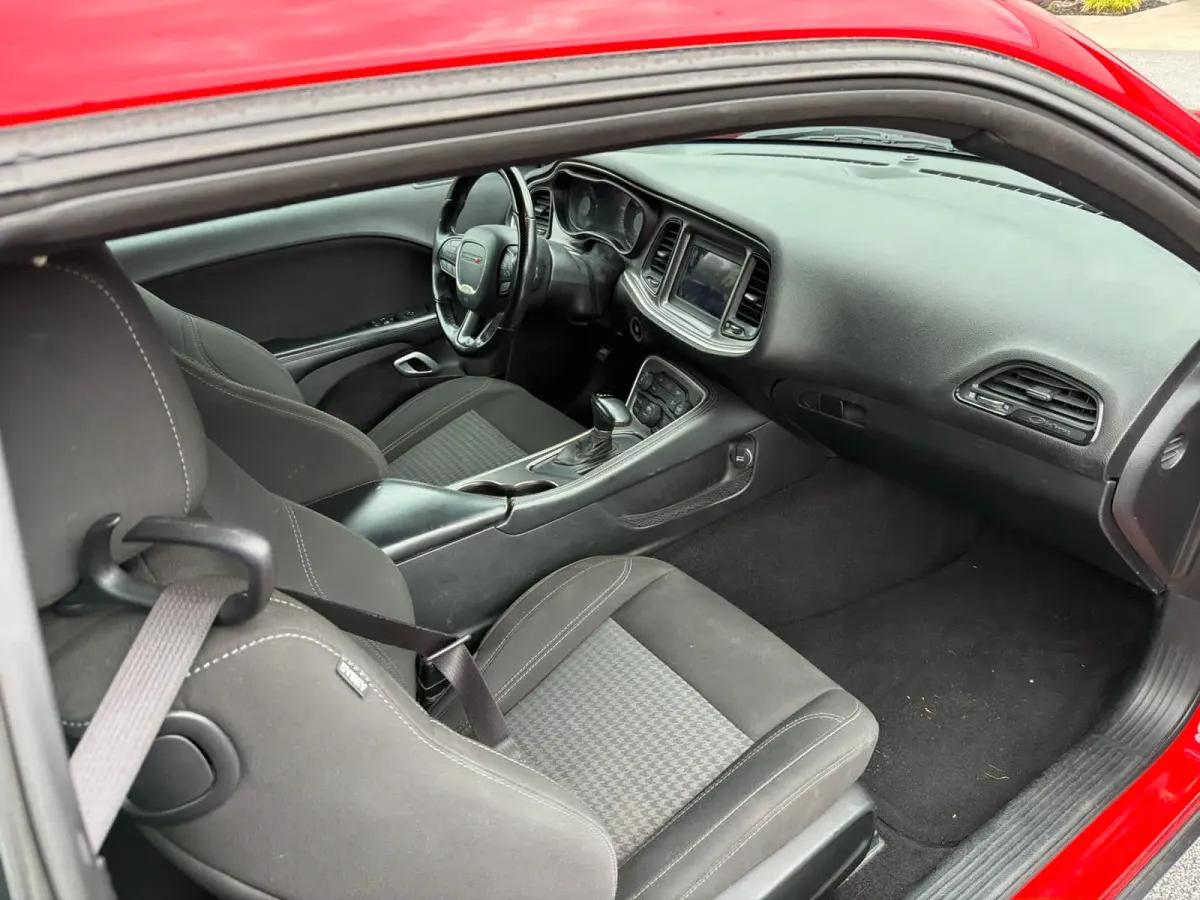 2021 Dodge Challenger SXT thumbnail 7