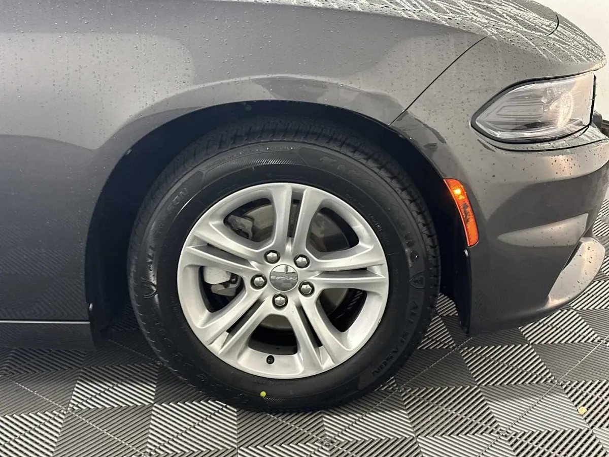 2021 Dodge Charger SXT thumbnail 15