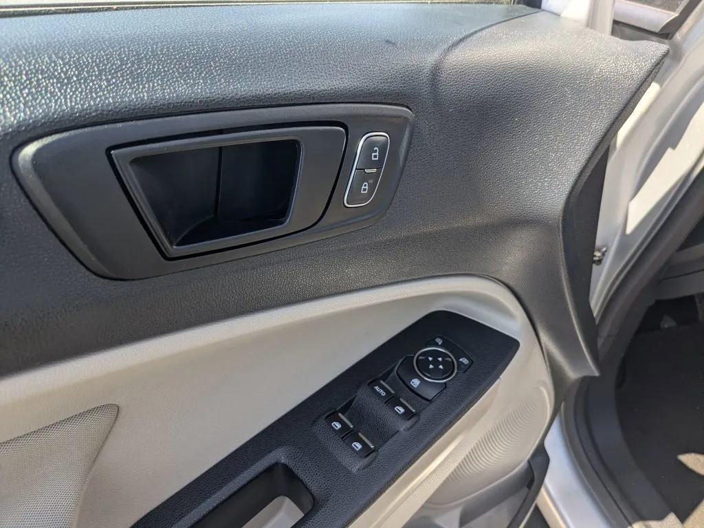 2021 Ford EcoSport S thumbnail 12