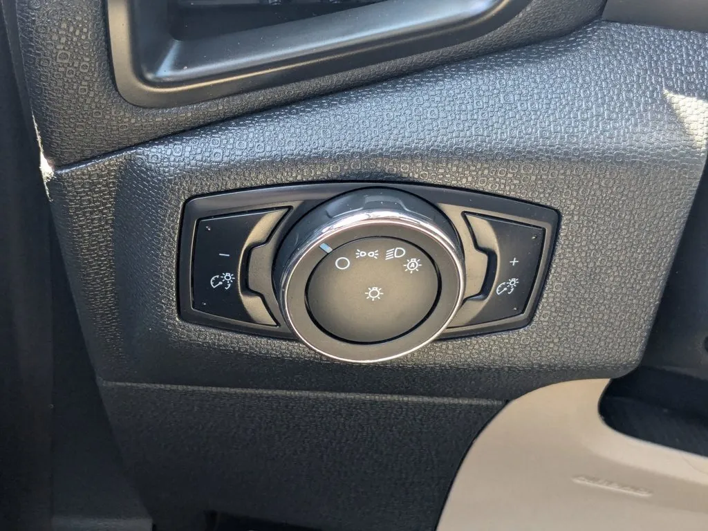 2021 Ford EcoSport S thumbnail 19